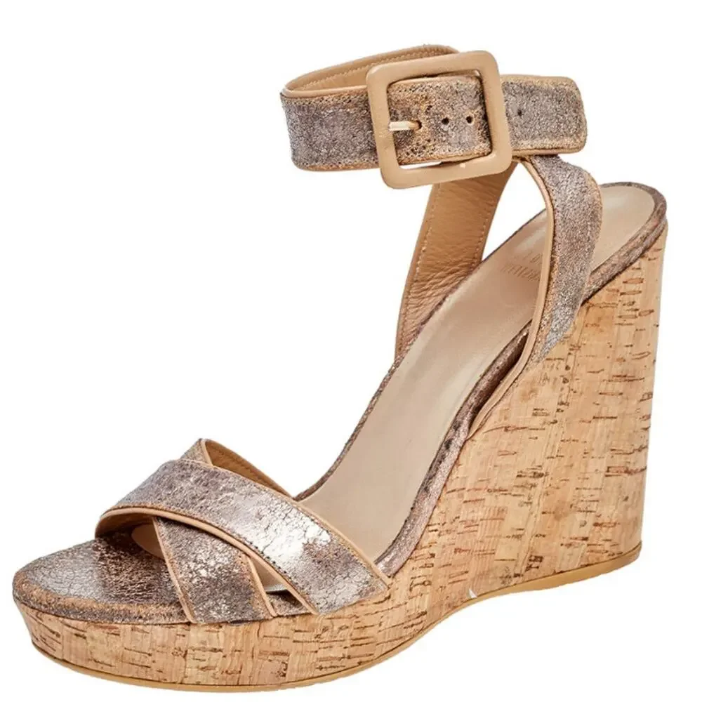 STUART WEITZMAN Annex Penny Wedge Sandal Crackled Leather Gold Metallic Womens 7 - Picture 10 of 10